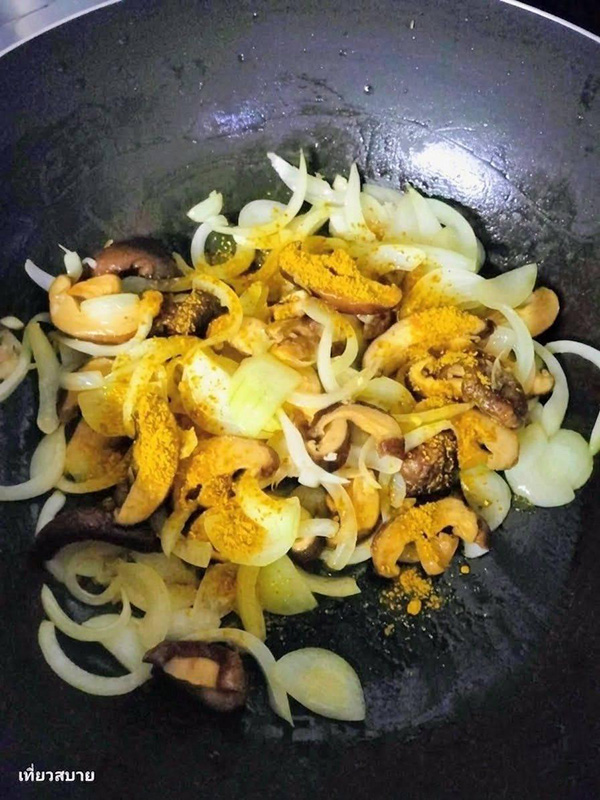 เต้าหู้ไข่ผัดผงกะหรี่ใส่เห็ดหอม เมนูเต้าหู้ไข่ อาหารไทย สูตรอาหาร