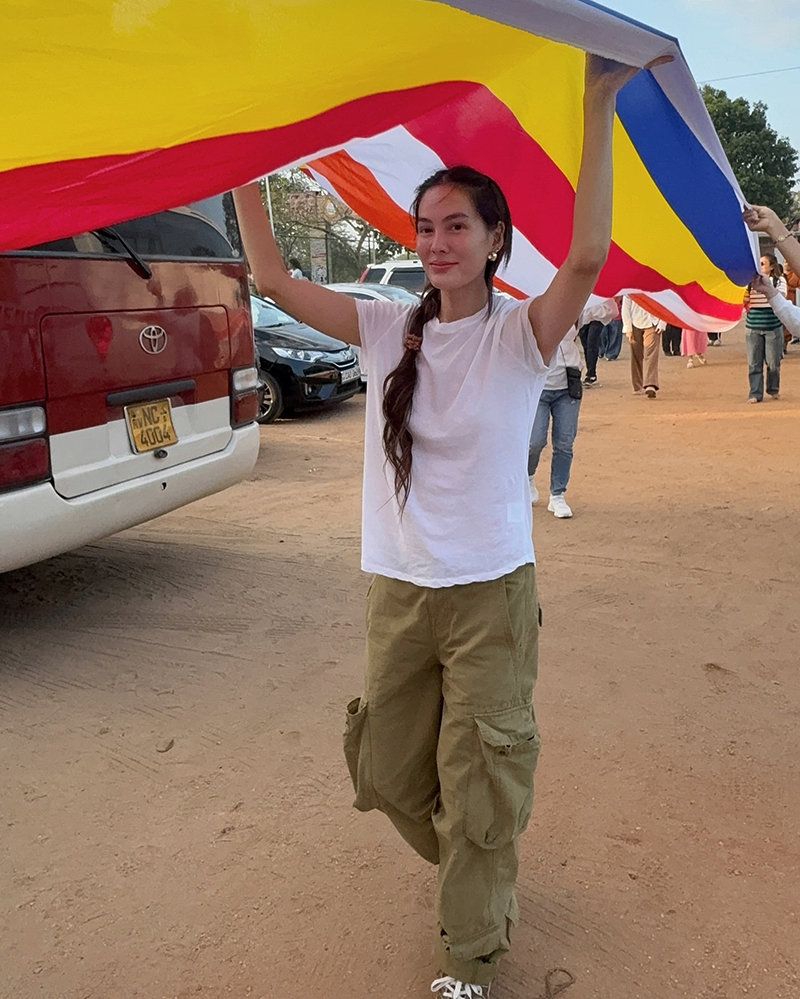 เจนี่ ร่วมทริป อ โอเล่ ส้มเช้ง ทำบุญที่ศรีลังกา