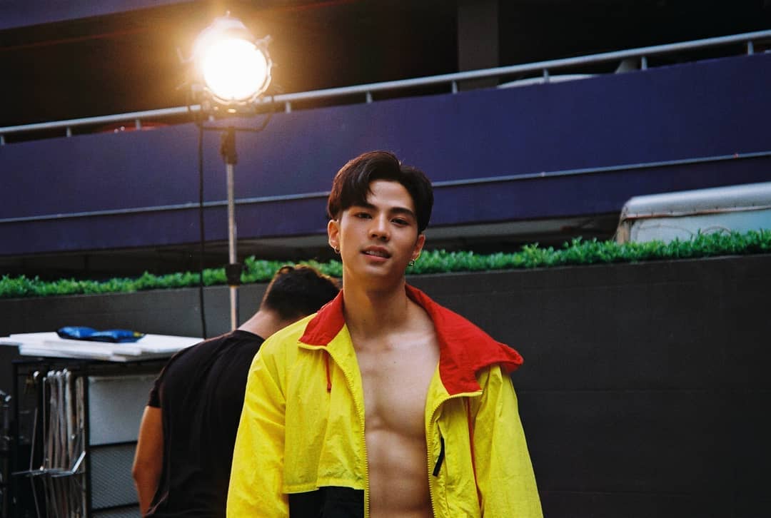 แบงค์ ธิติ