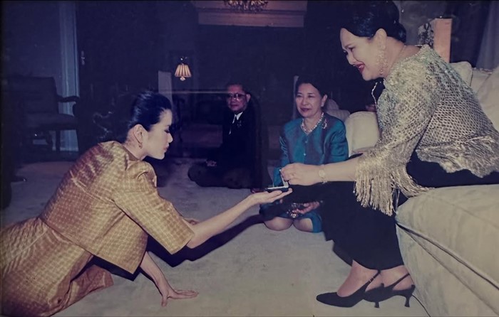  อ้อม พิยดา ย้อนรำลึกวันมงคล ได้รับพระราชทานน้ำสังข์จาก สมเด็จพระพันปีหลวง