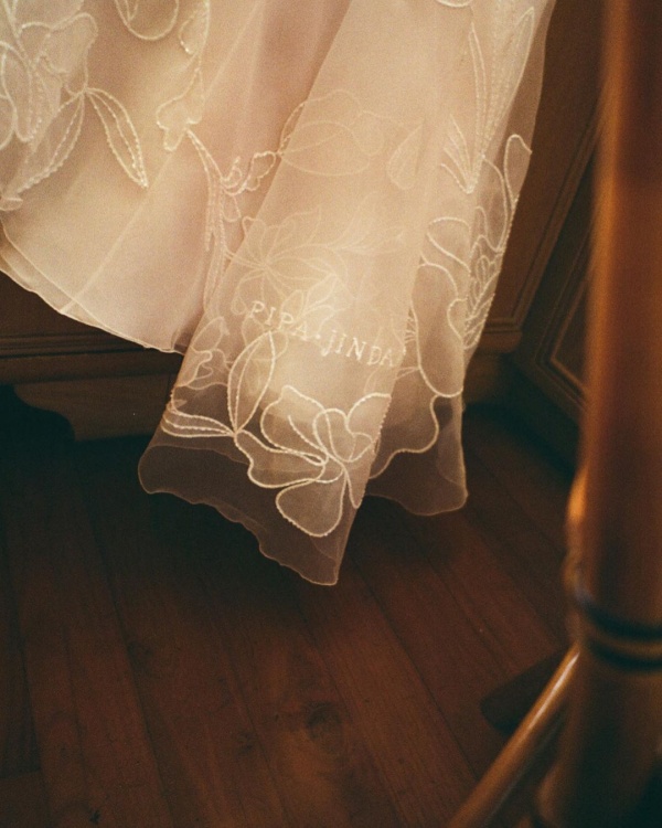 เพชร ภิพัชรา