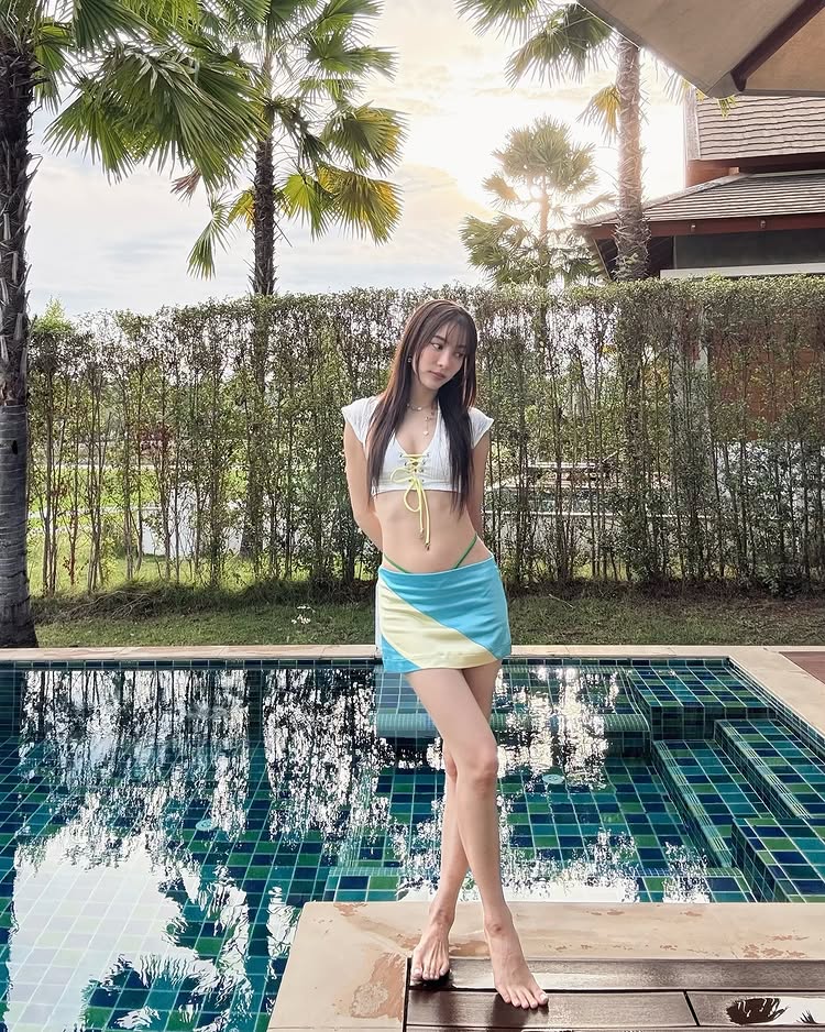 กรีน อัษฎาพร นุ่งสั้น โชว์หุ่นสวยสับ พร้อมโพสท่าวาบหวิวเบา ๆ