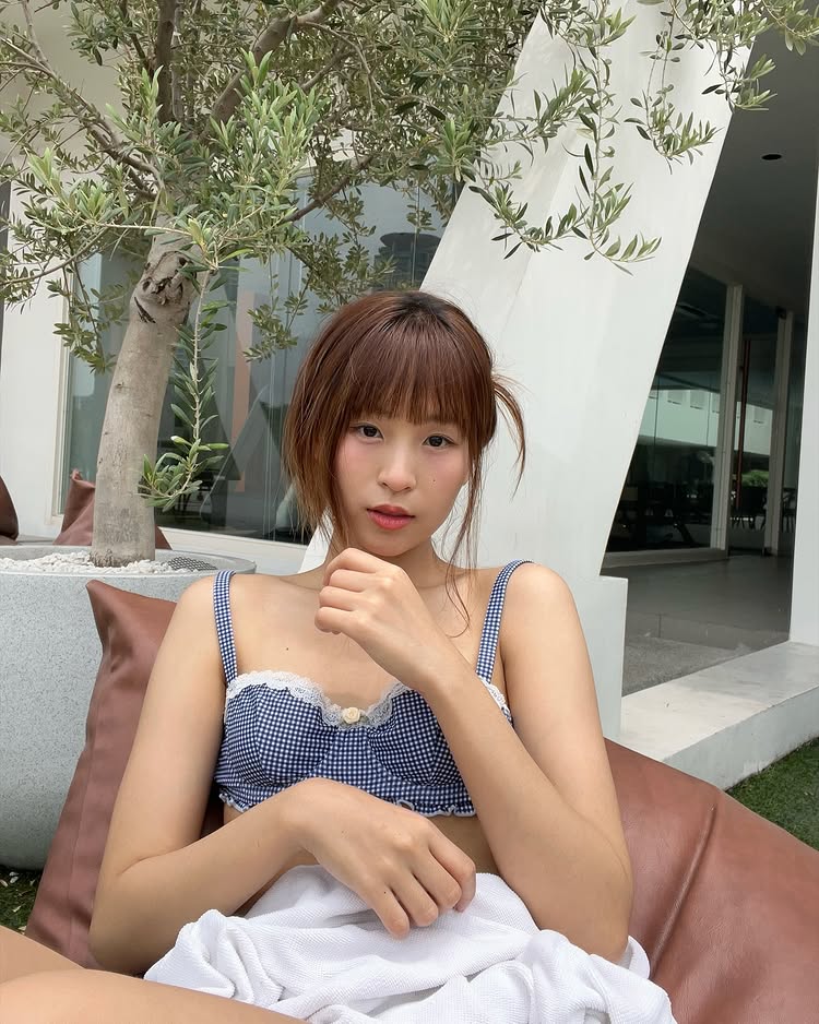 นารา เทพนุภา สดใสซาบซ่ากับทูพีซสุดละมุน