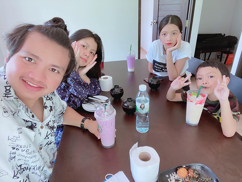 นายไพบูลย์ แสงเดือน