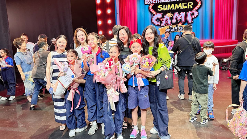 แอฟ สงกรานต์ พร้อมหน้าเชียร์ น้องปีใหม่