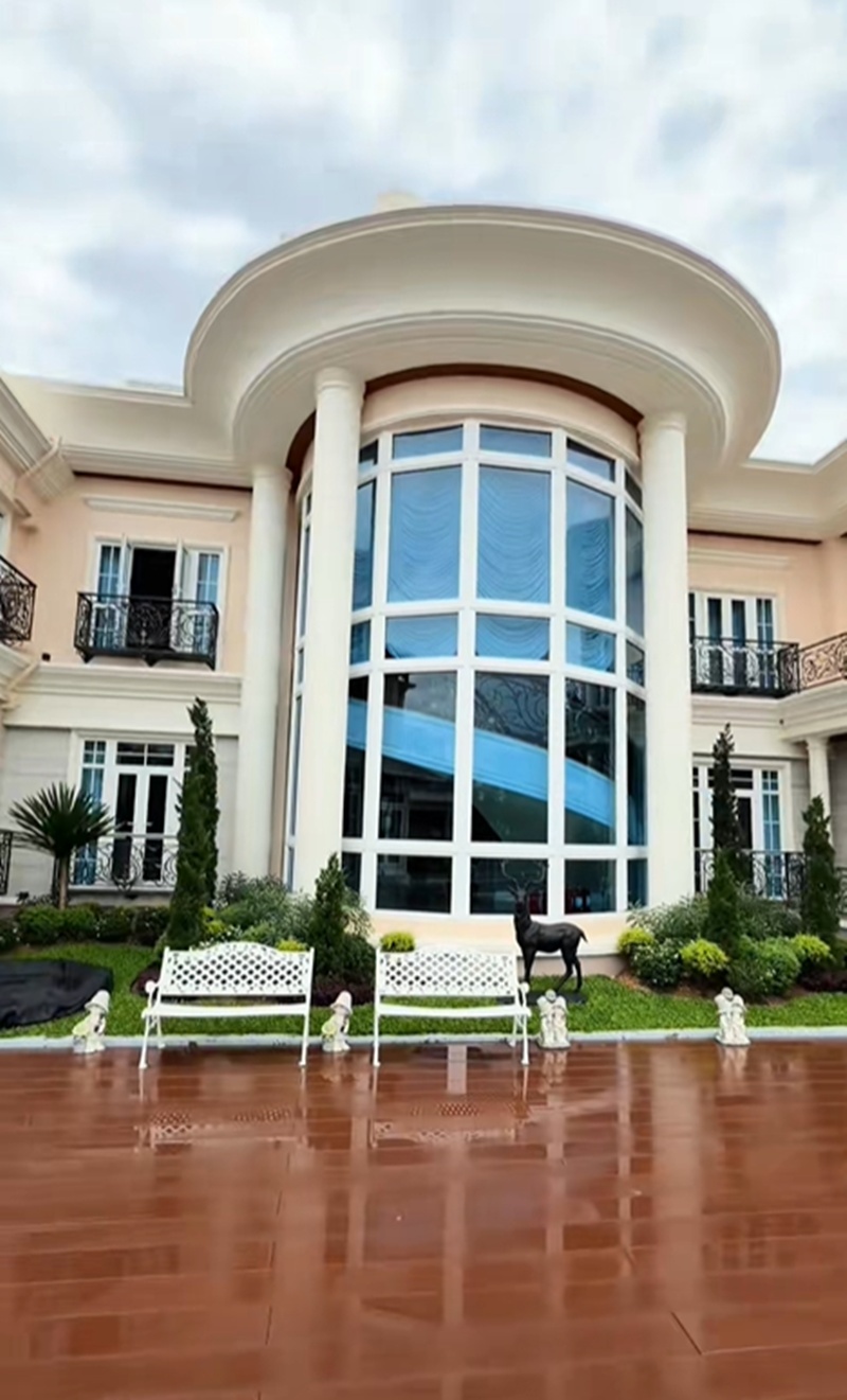 เที่ยวบ้านเพื่อน