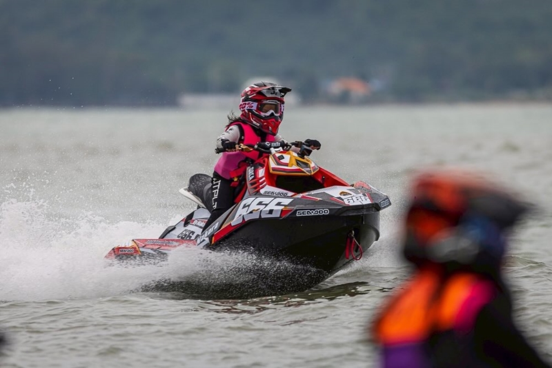 น้องออเกรซ แข่งเจ็ตสกีครั้งแรกในวัย 8 ขวบ