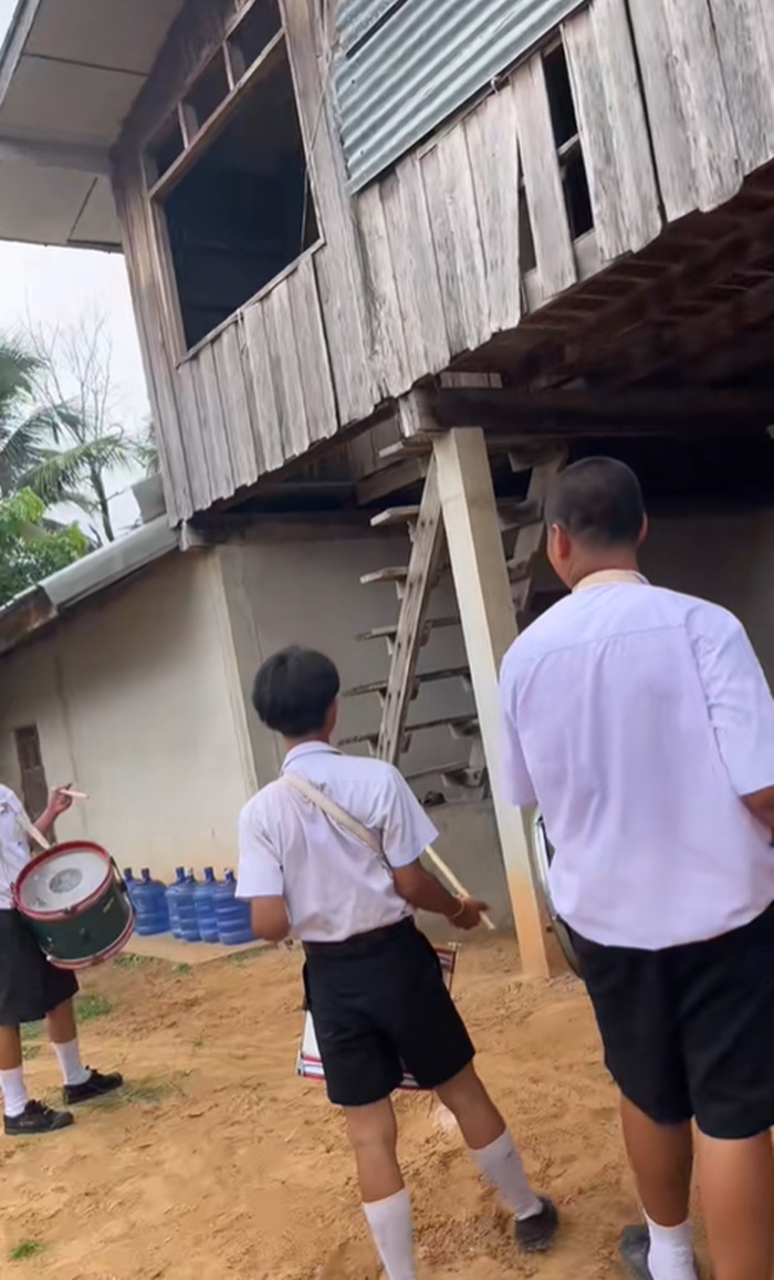 ตื่นสาย