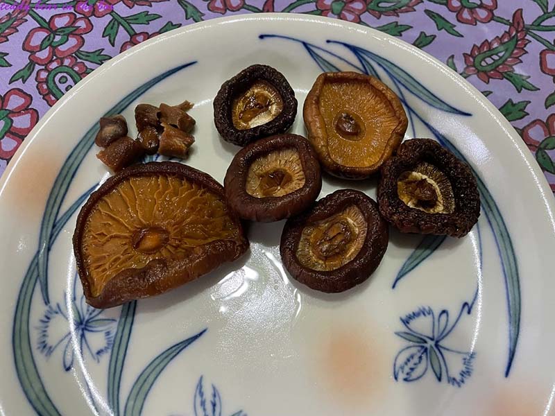 ไข่พะโล้ใส่เต้าหู้