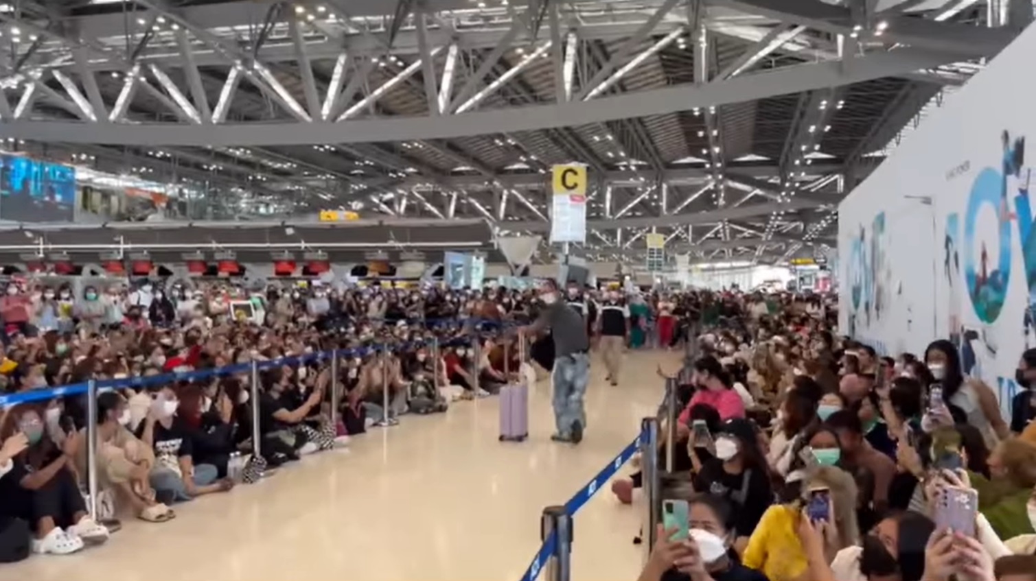 แจ๊ส ชวนชื่น