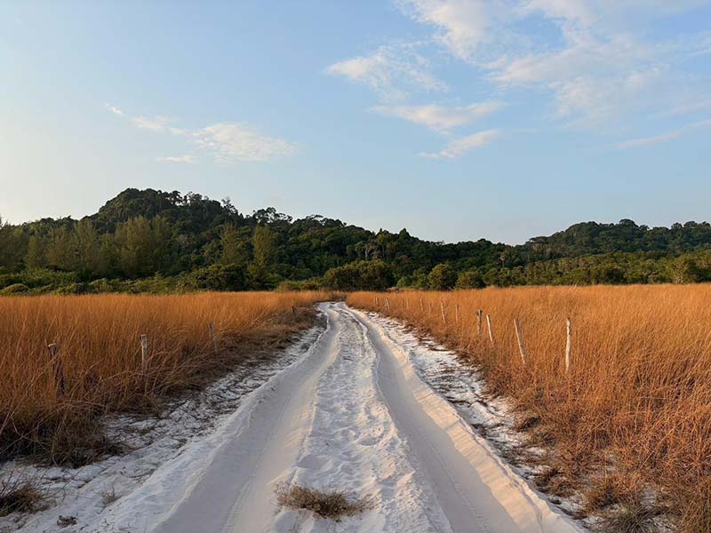 หาดท้ายเหมือง เขาหน้ายักษ์ พังงา