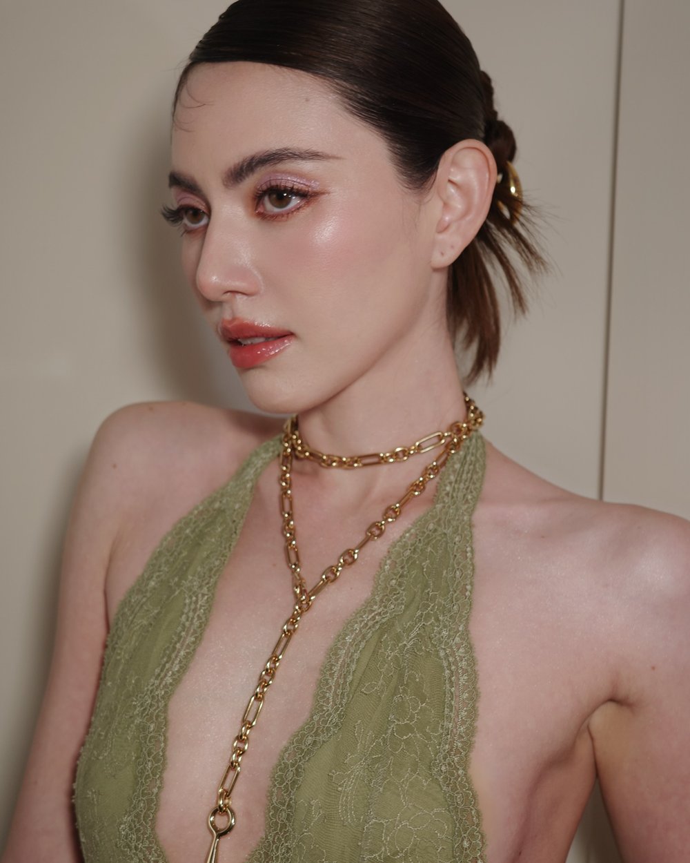 ออร่าพุ่ง ! ใหม่ ดาวิกา เซลฟี่ประกบ จางหลิงเฮ่อ พระเอกจีน เฟรมลูกรักพระเจ้า