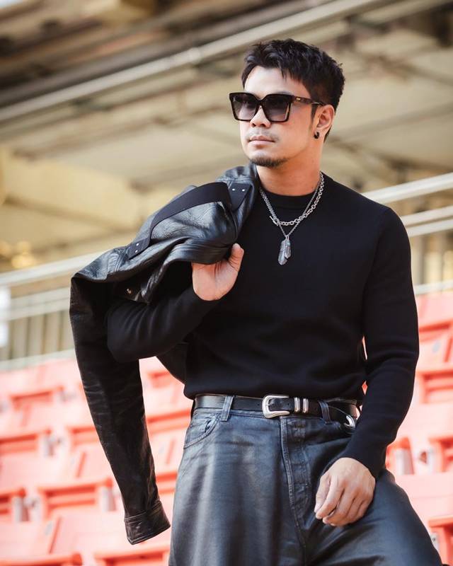 หนุ่ม กะลา