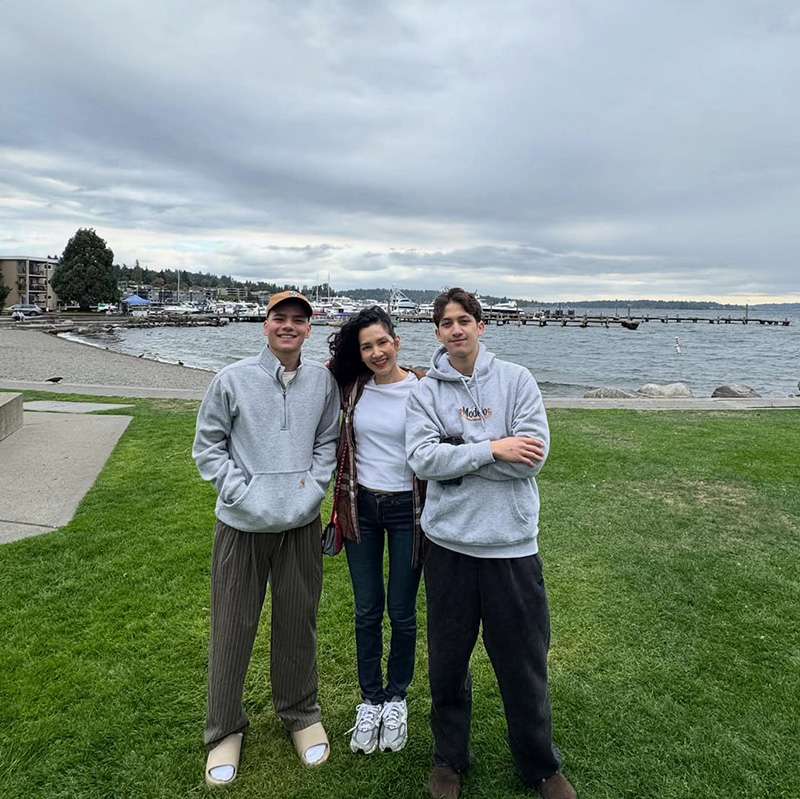 นุสบา ปุณณกันต์ พร้อมสามีส่งน้องกันต์เข้าหอพัก ลูกชายบ้านนี้ทั้งหล่อและเก่ง