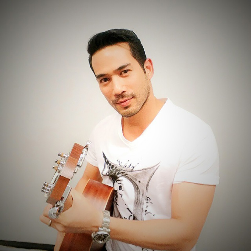 ตุ้ย ธีรภัทร์