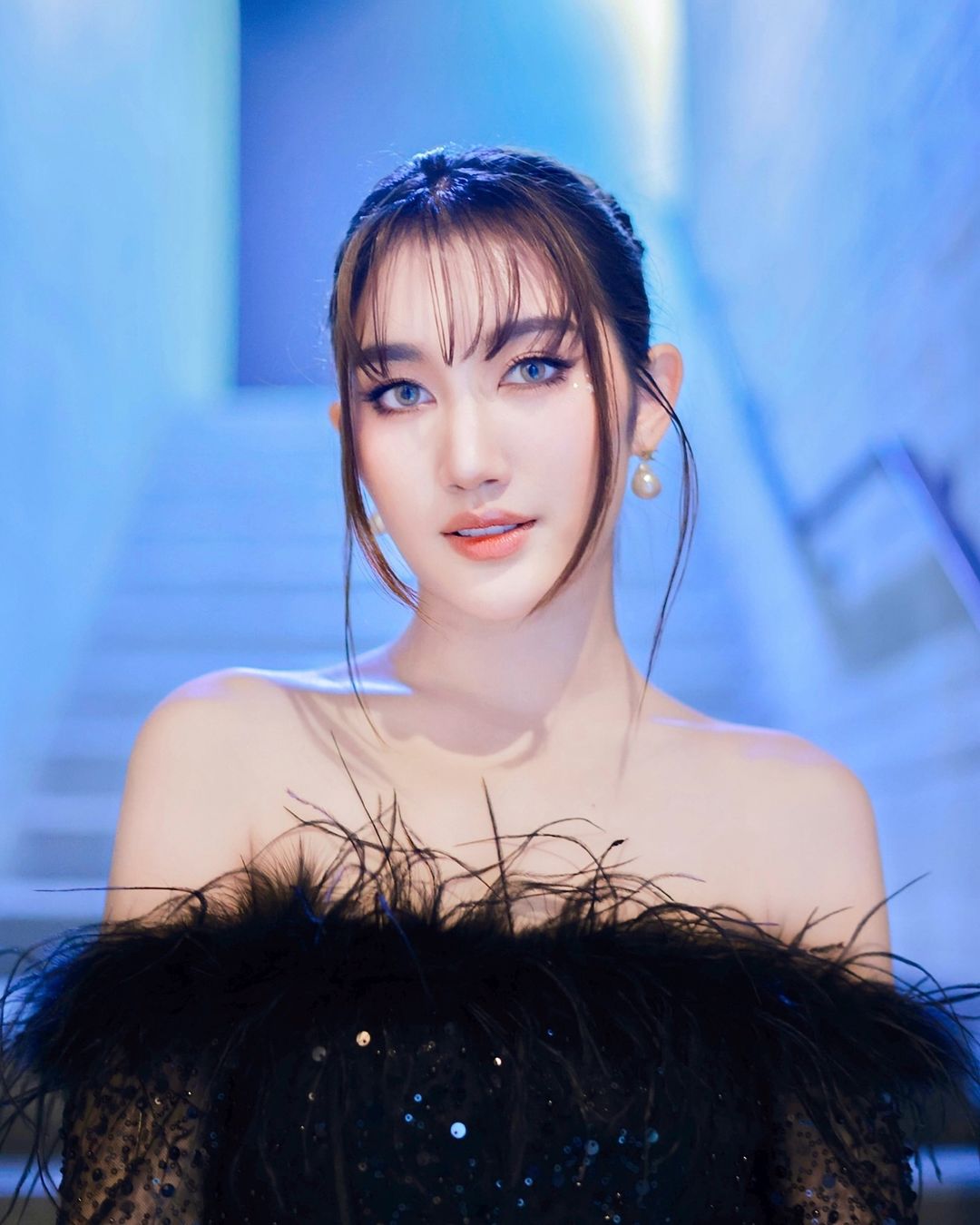 เบส รักษ์วนีย์