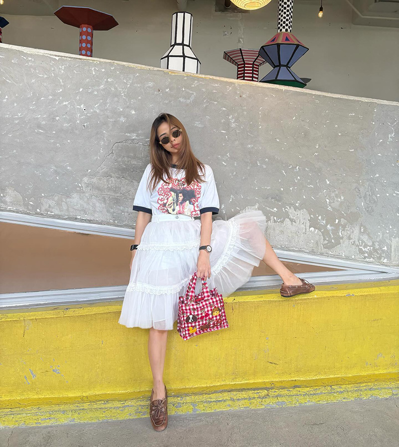 พลอย ชวพร