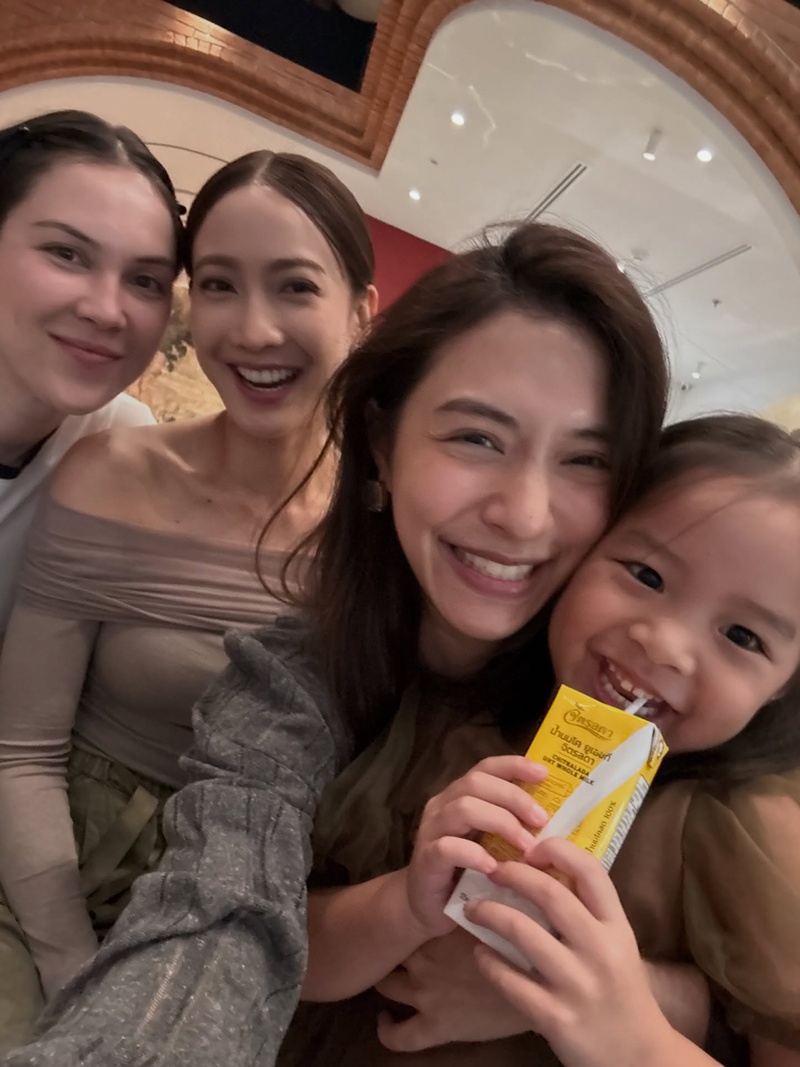 แต้ว ณฐพร รวมตัว แมท ภีรนีย์ และ มิว นิษฐา