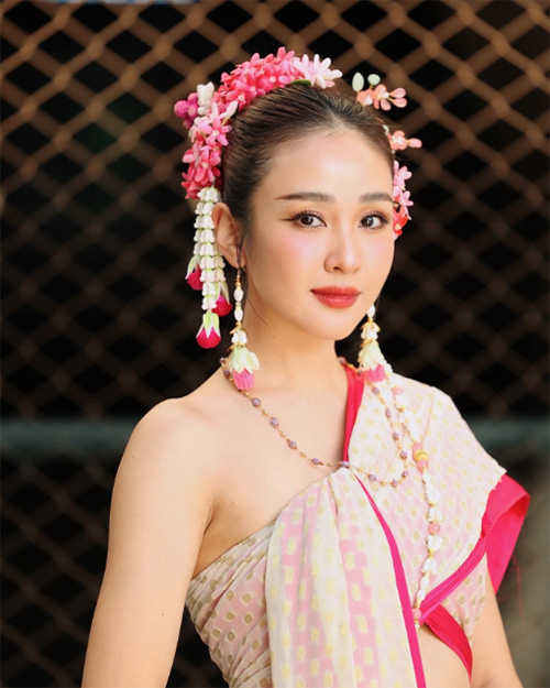 แฟชั่นชุดไทยของสาว ๆ แก๊งคณิกา จากละคร คุณพี่เจ้าขาดิฉันเป็นห่านมิใช่หงส์ สวยทุกลุค