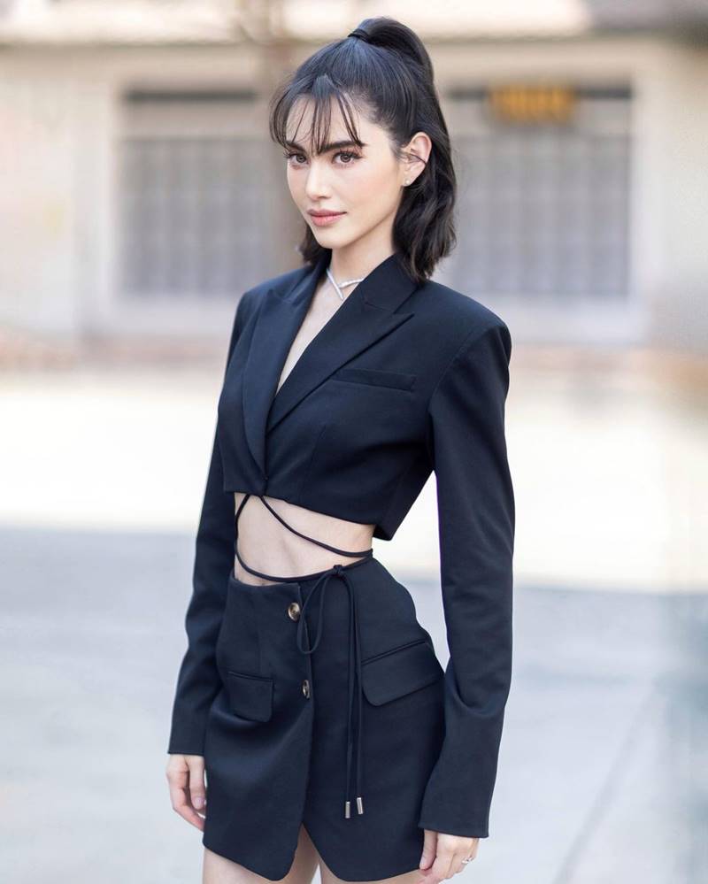 ใหม่ ดาวิกา