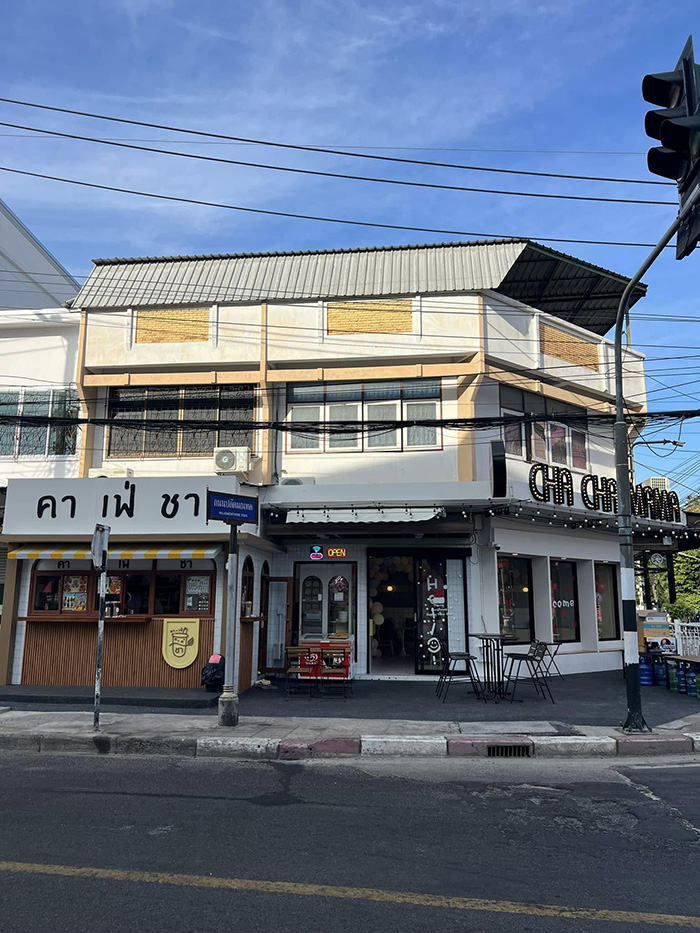 สาวโวยโดนไล่ออกจากร้าน นั่งทำงานแค่ 2 ชม ครึ่ง