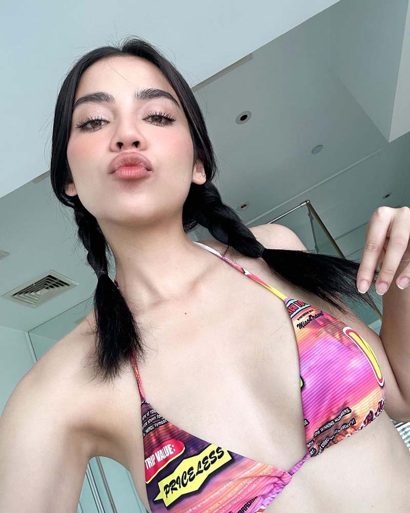 จีน่า เดอะเฟซ ชุดว่ายน้ำ