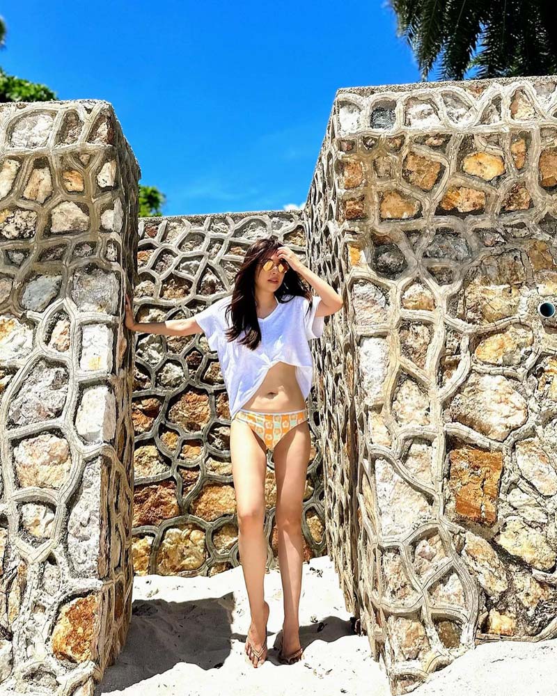 ดาว พอฤทัย ณรงค์เดช  ชุดว่ายน้ำ