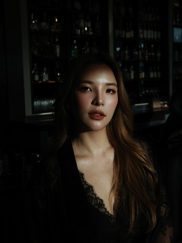 อรอุ๋ง เคลื่อนไหวล่าสุด จิบ Afternoon Tea แบรนด์ดัง