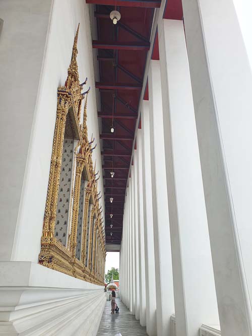 ไหว้พระ  