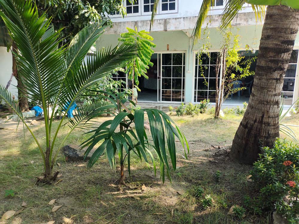 เปลี่ยนประตูบ้าน