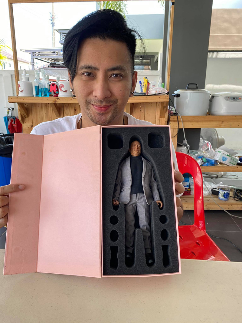 โมเดล ค่อม ชวนชื่น