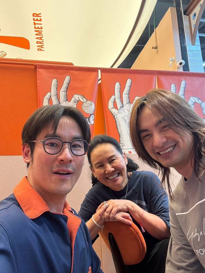 กฤษณ์ ศรีภูมิเศรษฐ์ โพสต์ภาพร่วมกับ เจ๊ฉอด และ เอส วรฤทธิ์