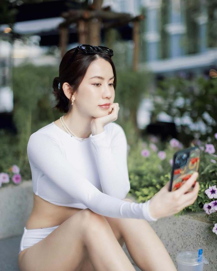 พลอย ภัทรากร