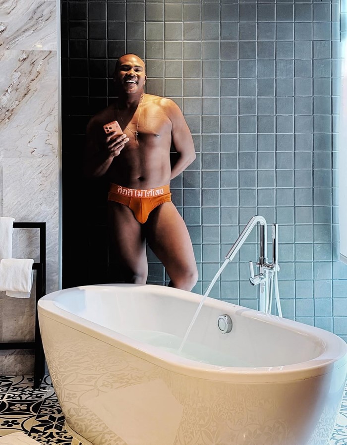 รัศมีแข อวด iPhone 17 Pro Max แต่เพื่อนดาราแห่คอมเมนต์อีกเรื่องแทน 