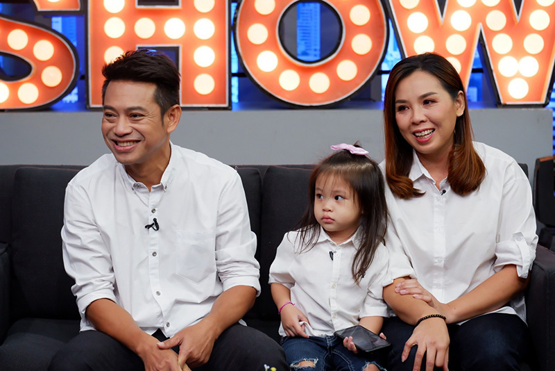  ศรีหลอด เชิญยิ้ม 