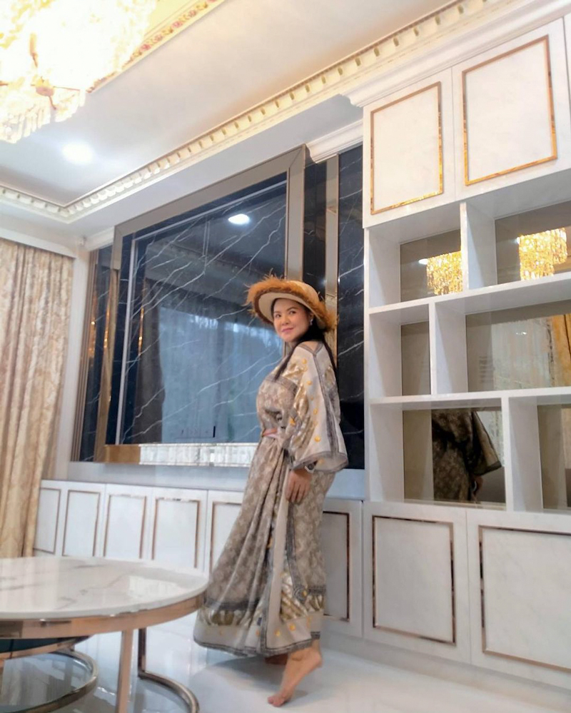 ฮาย อาภาพร บ้าน