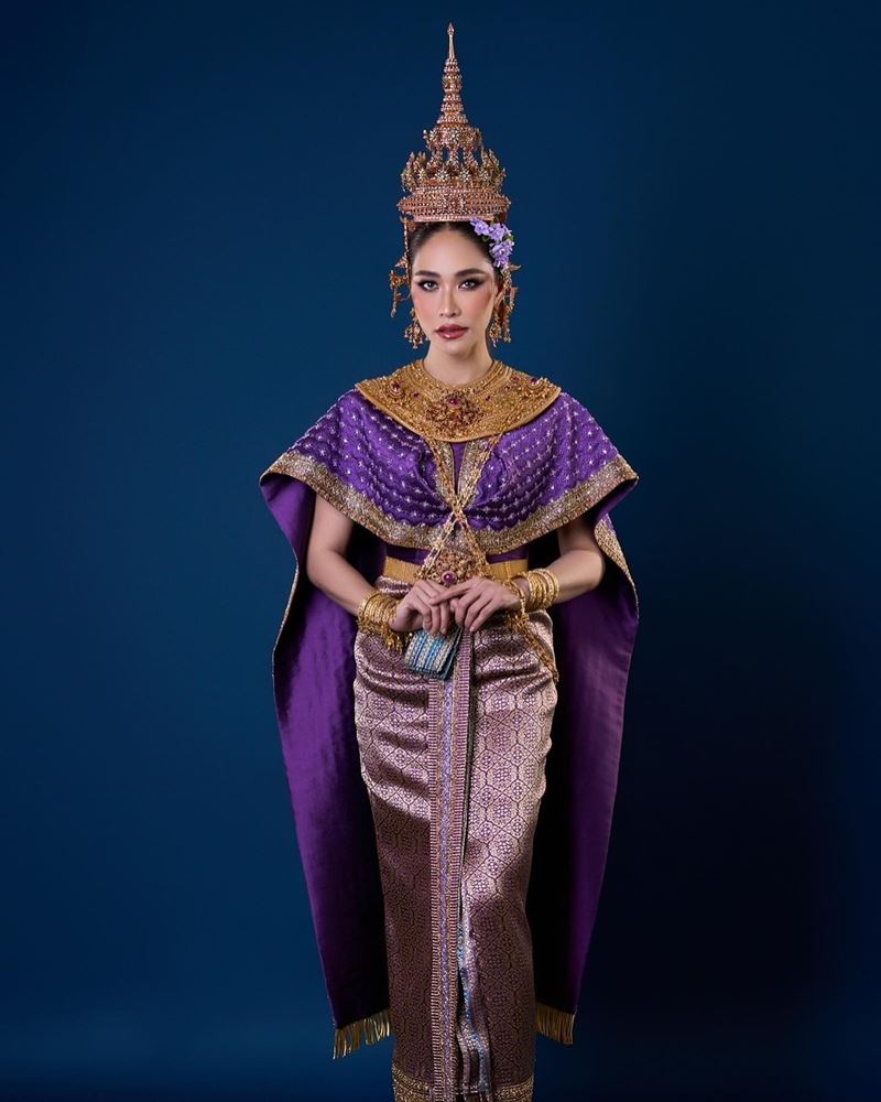 พลอย เฌอมาลย์