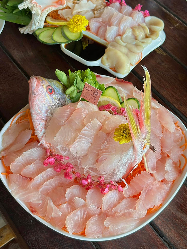 สุเมธ ซีฟู๊ด&ยำ  ชลบุรี