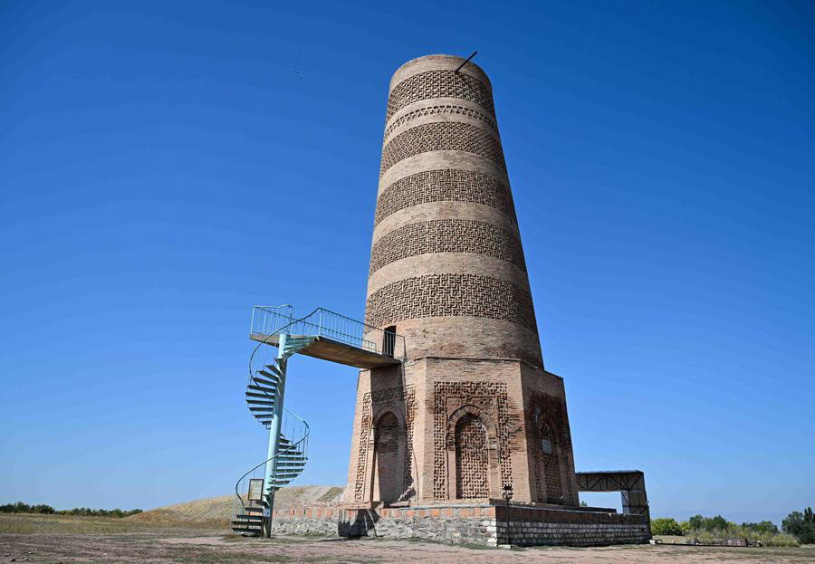 ภาพหอคอยบูรานา มรดกโลกเปี่ยมมนตร์ขลังในคีร์กีซสถาน