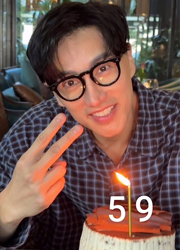 ฉวนโต ทาน นายแบบคนดัง วัย 59 ปี