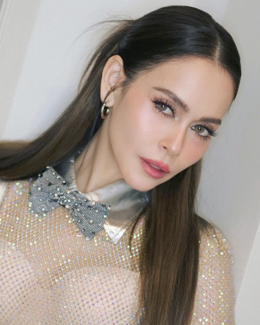 นัท มีเรีย กับภาพพัฒนาการความสวยตั้งแต่อดีตจนปัจจุบัน 49 แล้วยังเป๊ะไม่เปลี่ยน