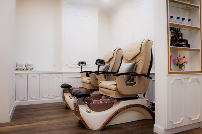 ร้านทำเล็บ, เพนต์เล็บ