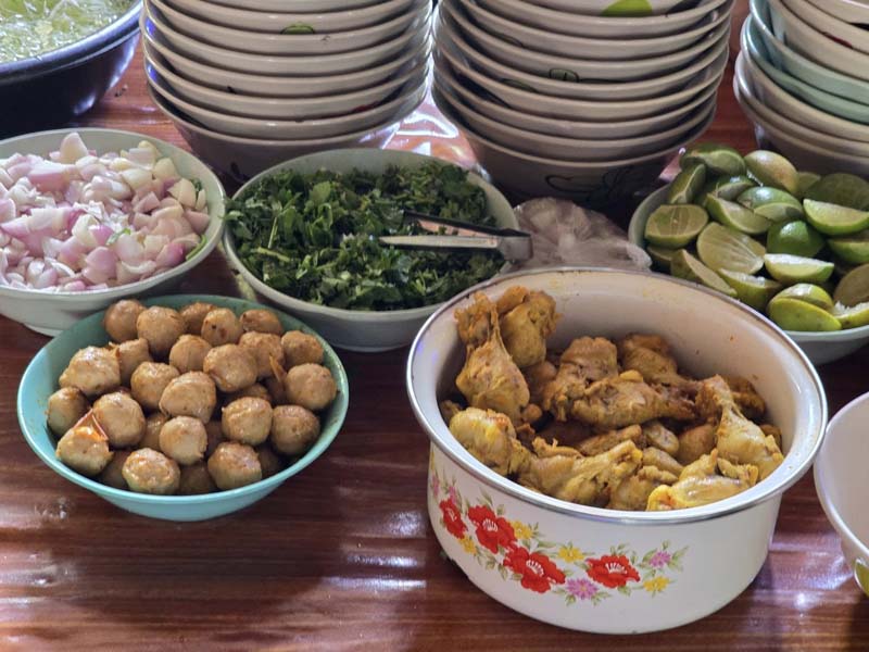 ร้านข้าวซอยป้าศรีไว