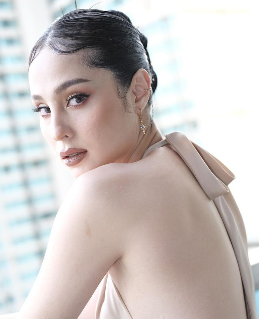 ขวัญ อุษามณี