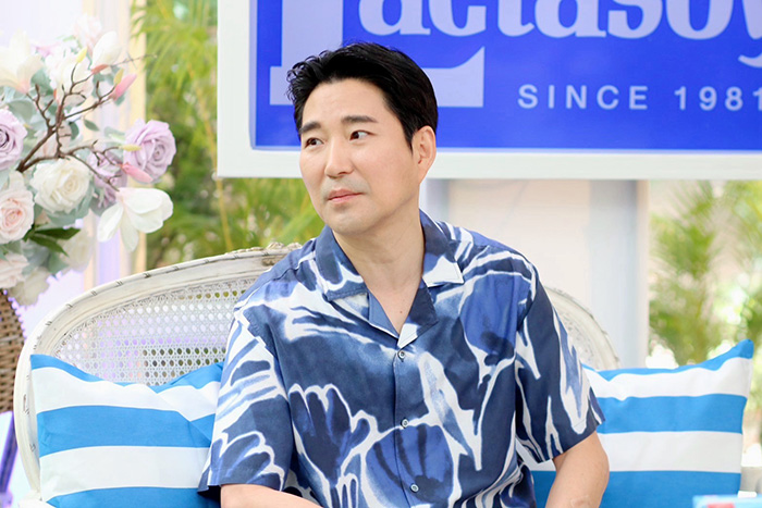 โค้ชเช ควงภรรยาออกสื่อครั้งแรก