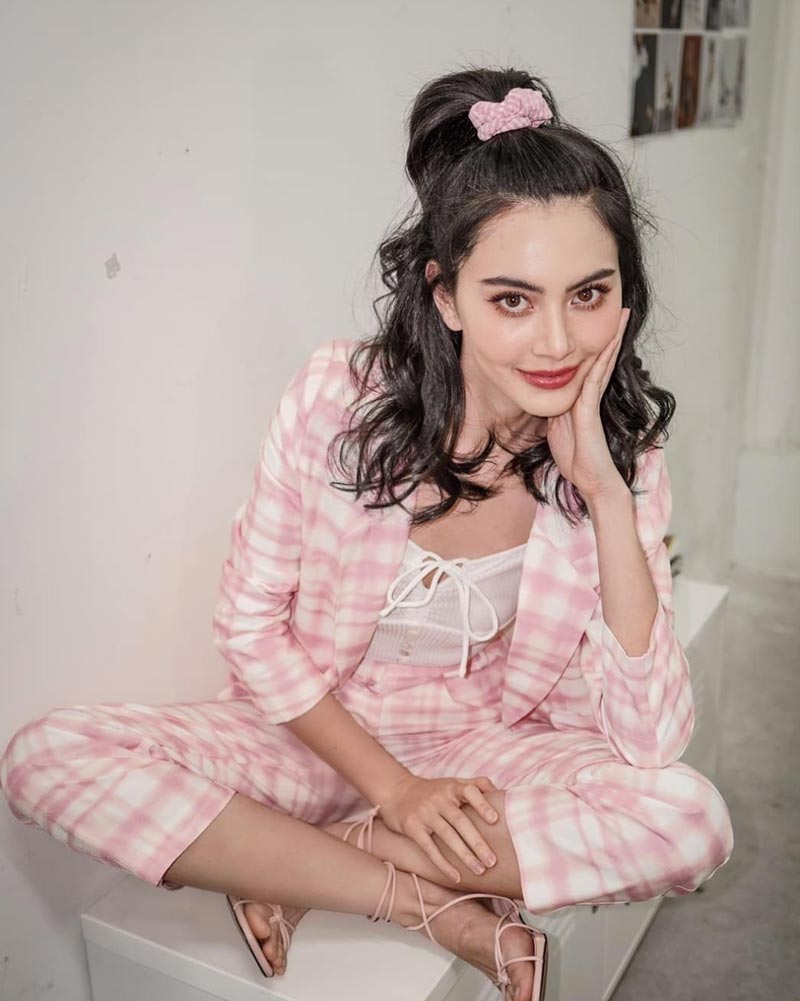 ใหม่ ดาวิกา