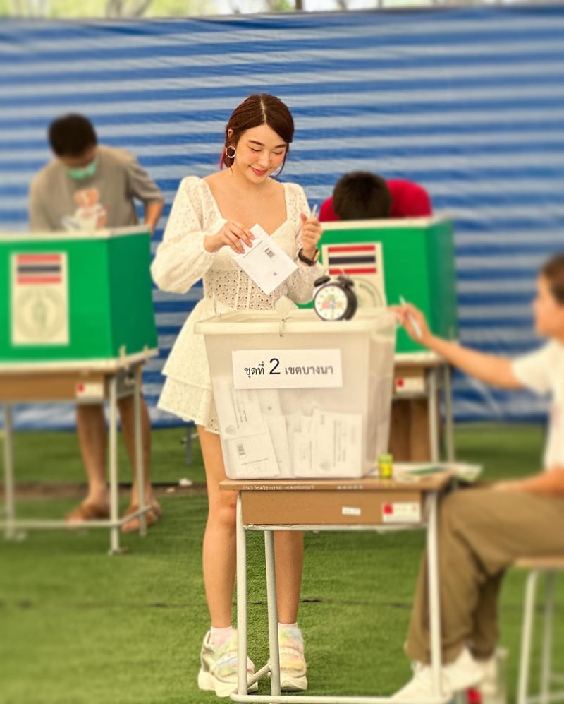 หญิงแย้ นนทพร