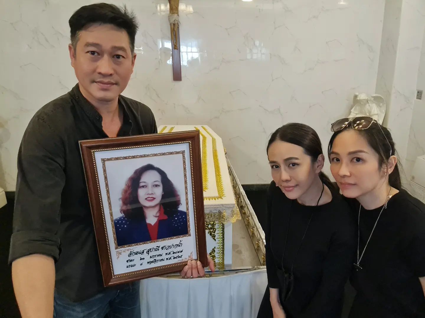 เอ สุรพันธ์