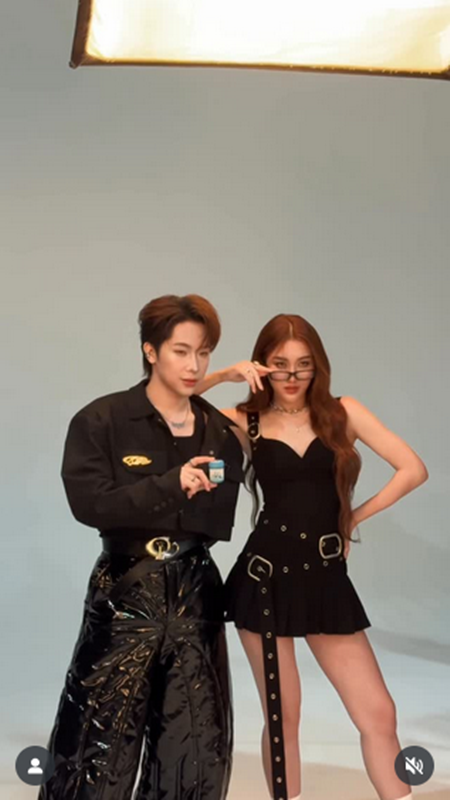 เบส รักษ์วนีย์ ขอบคุณหนุ่มคนนี้ ซื้อ iPhone 17 ให้