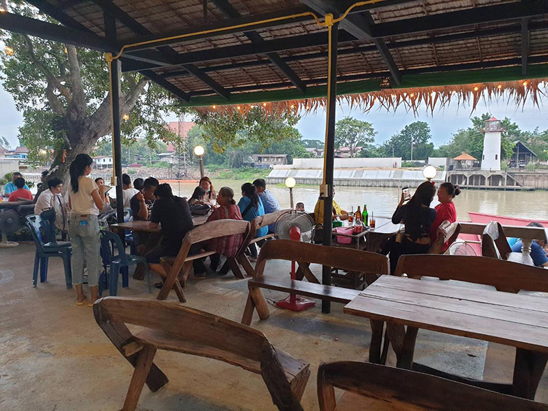 ร้านอาหารอยุธยา ริมน้ำ